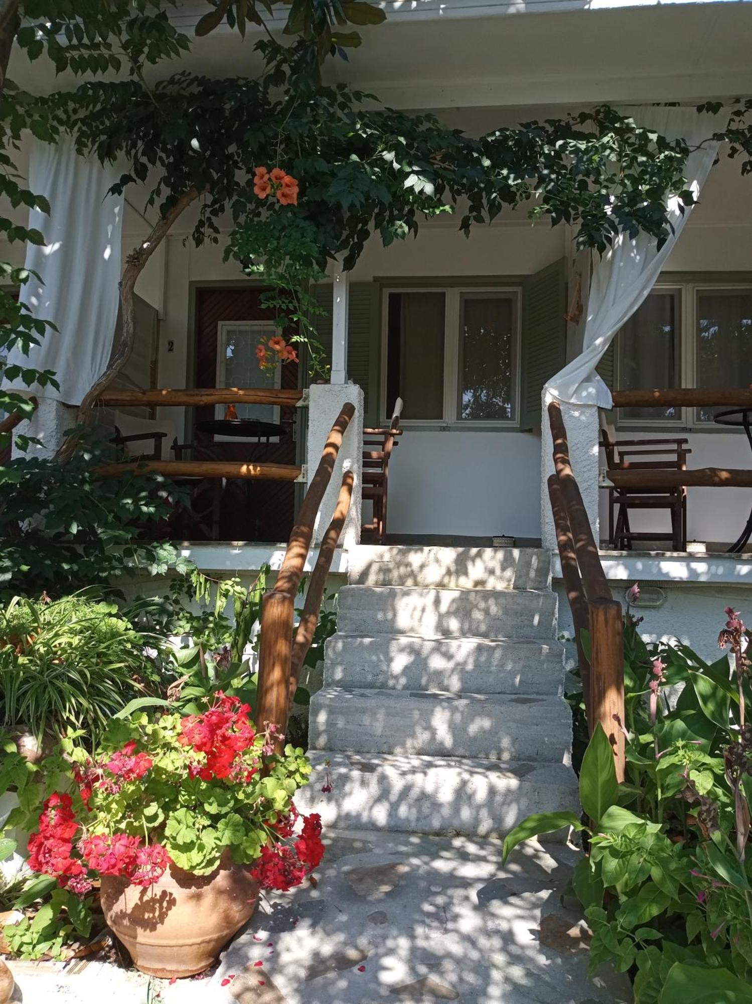 Готель Stamatia'S Garden Agnontas Екстер'єр фото